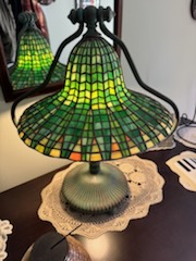 Green lotus Tiffany lamp with harp frame